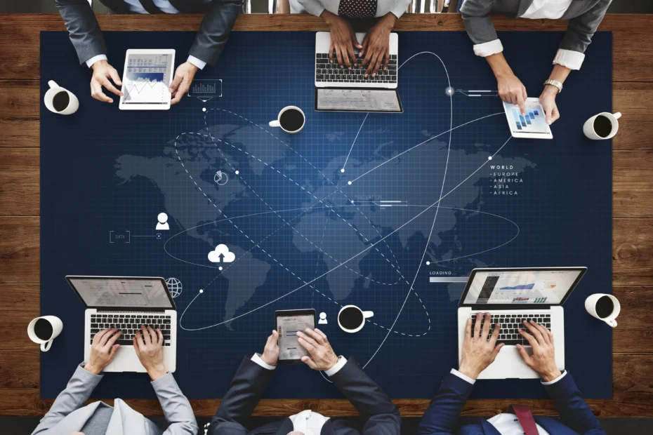 Navigating the Convergence of CCM and CXM: Omnichannel Customer Engagement in Banking